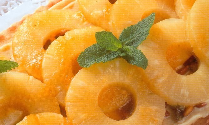 Tarta de piña con piñones - Gmate